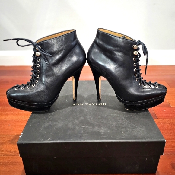 Ann Taylor Aixa Lace up Platform Boot - Picture 3 of 6